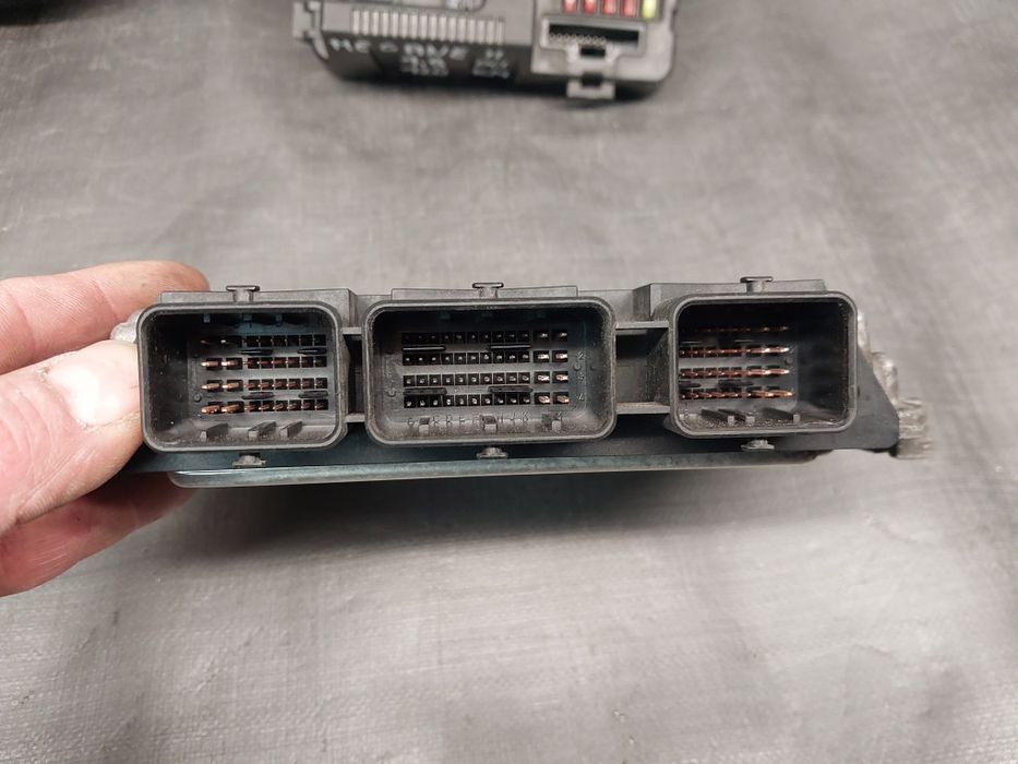 Renault Megane 2 II CC 2004r 1.9 DCI 120KM zestaw startowy