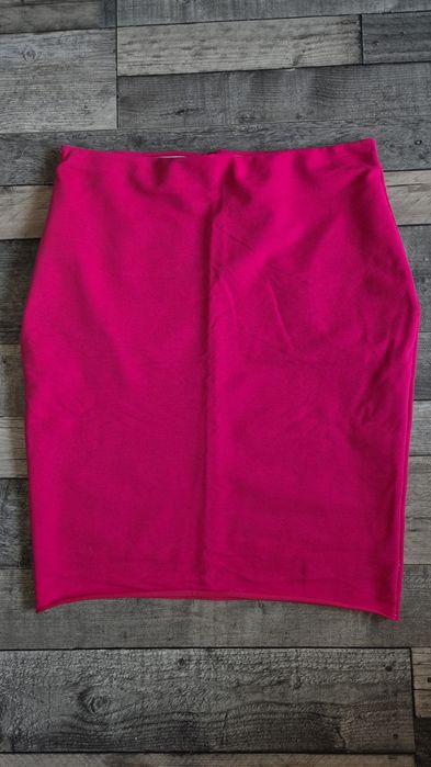 Spódnica ołówkowa fuksja 42/44