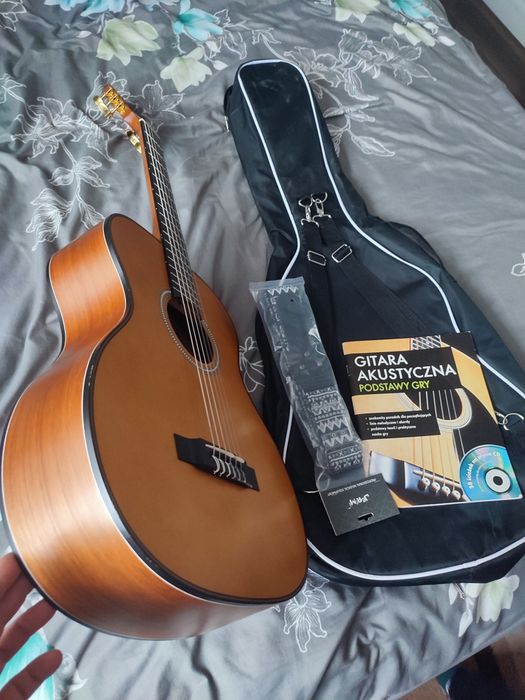 Gitara Valencia Nowa sztuka.