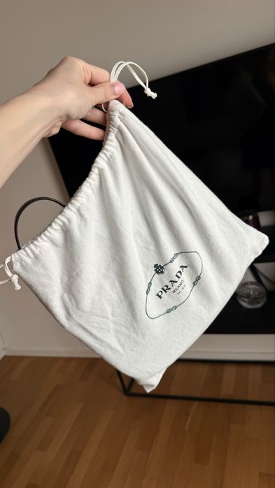 Сумка Prada глянцевая