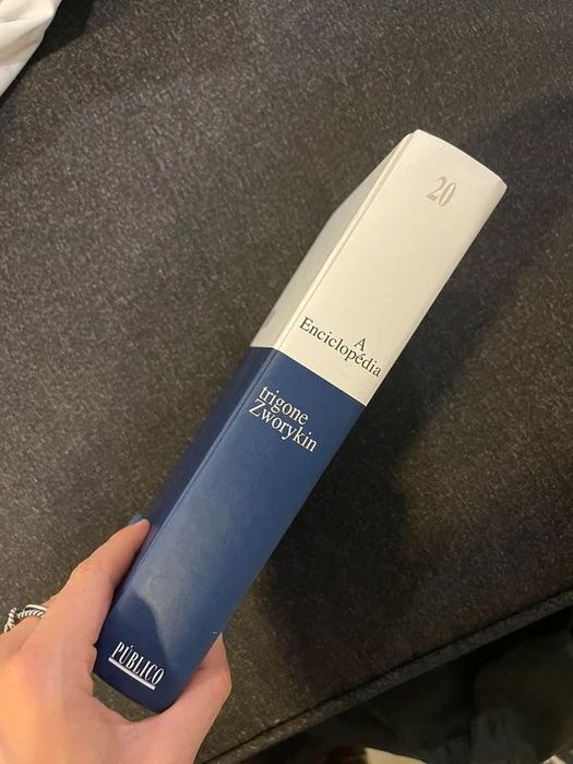 21 volumes de enciclopédia