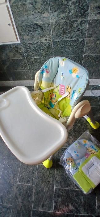 Banheira e Cadeira de Refeição Bebé