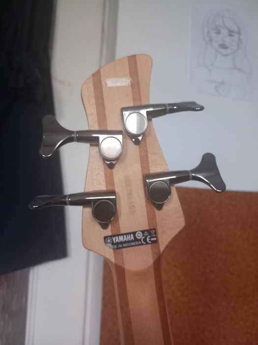 Yamaha trbx304 gitara basowa bas