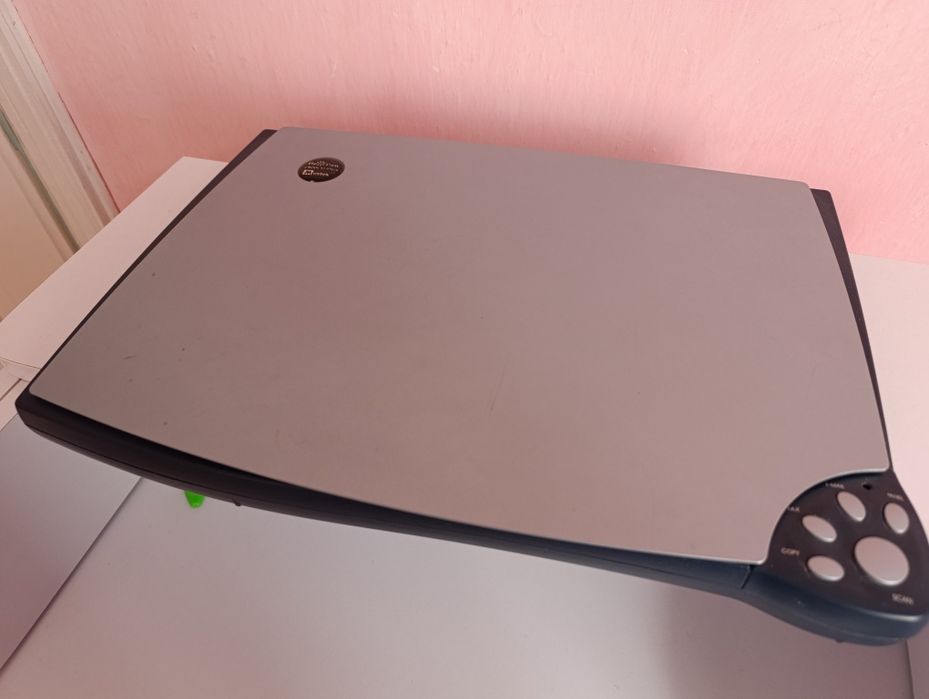 планшетний сканер Mustek BearPaw 2400CU Plus II.