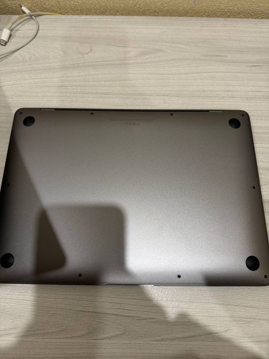 MacBook Air M1 8/256Гб