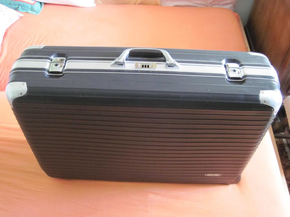 Walizka Rimowa średnia