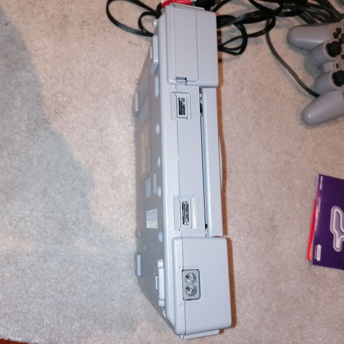 Play Station 1-imaculada. Perfeita para colecionadores.