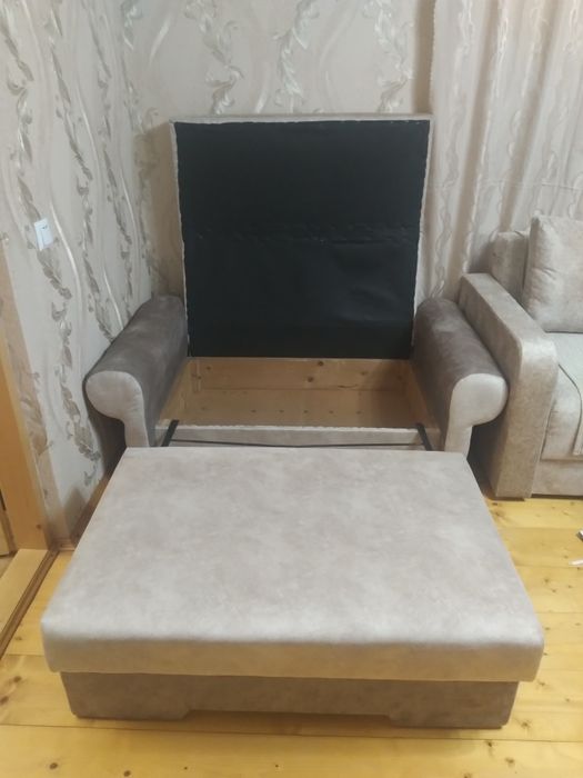 Диван - дерево масив.