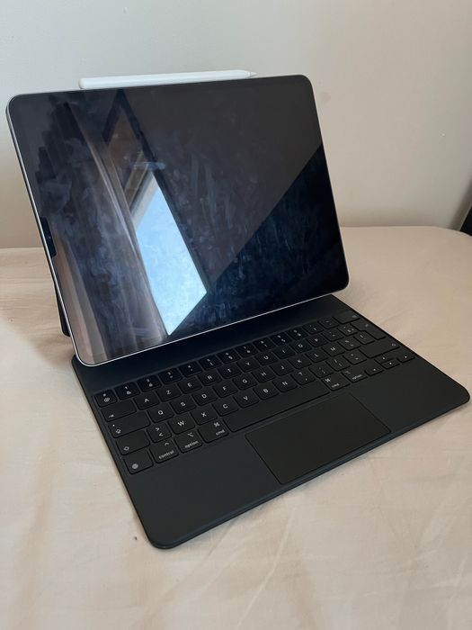 iPad Pro 12,9’’ M2 – 256 GB + Apple Pencil + Magic Keyboard