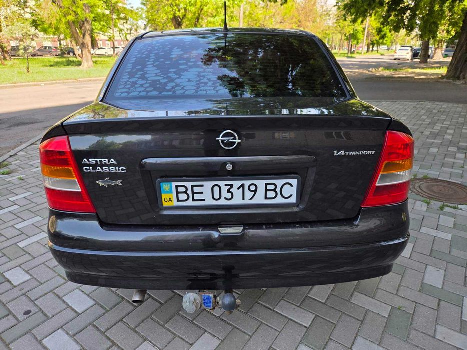 Продам Opel Astra 2006р. Один власник з автосалону, рідний пробіг!