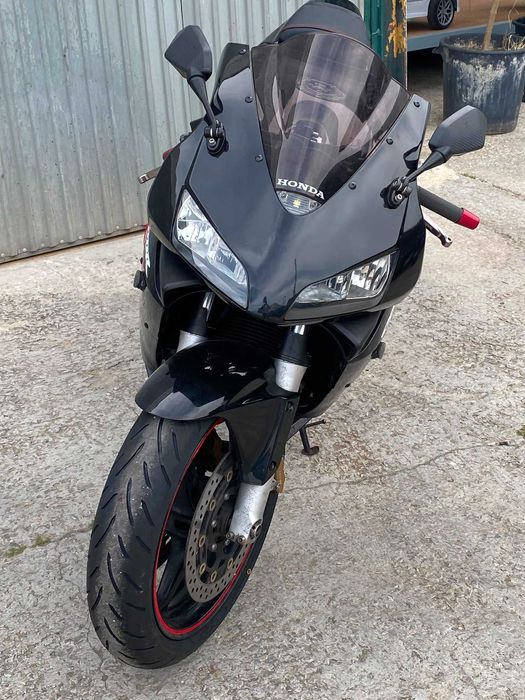 CBR 600 RR 2004 Preta Irrepreensível é pegar e Andar