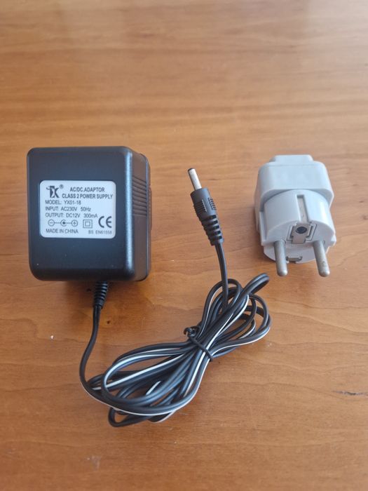 AC/DC Adapter Class 2 Power Supply Model IX01-18