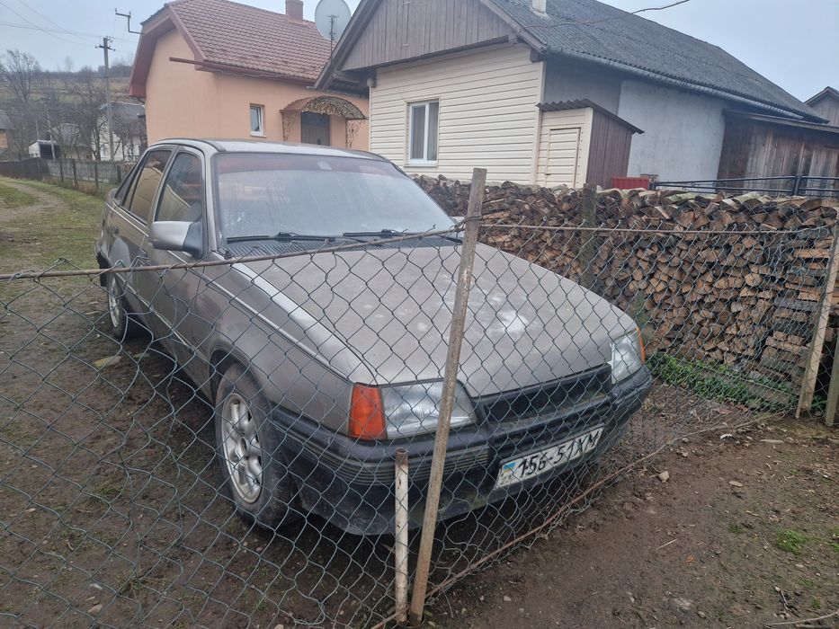 Опель кадет срочно продам