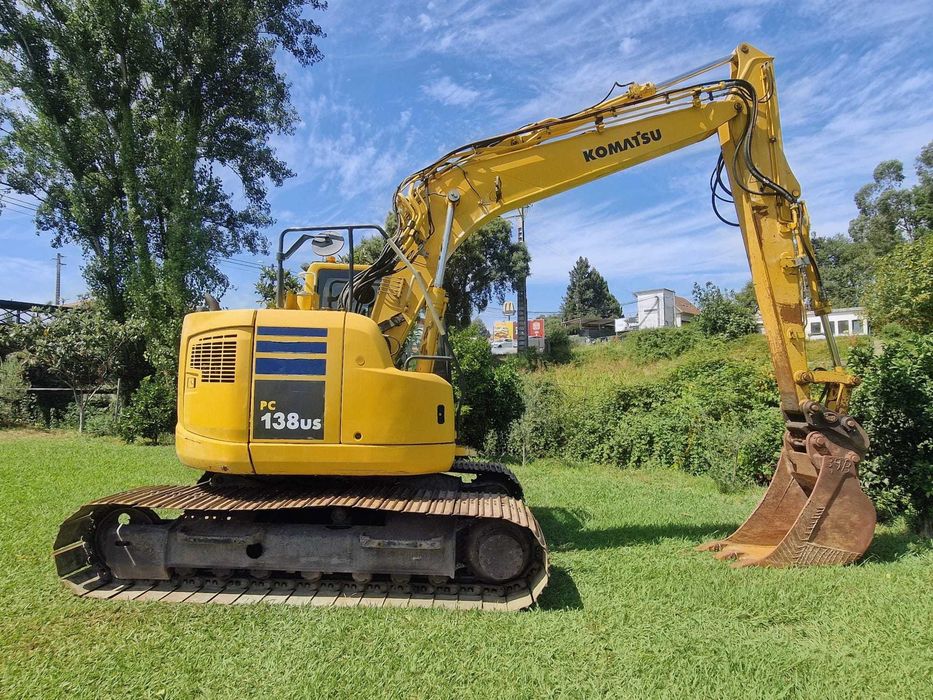 Escavadora Komatsu PC 138US