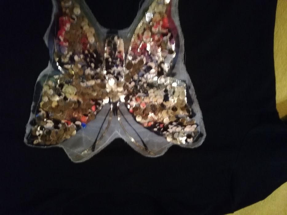 Bluzka,bluza czarna M z motywem motyla cekiny