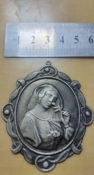 Винтажная подвеска кулон-камея Дама с цветком