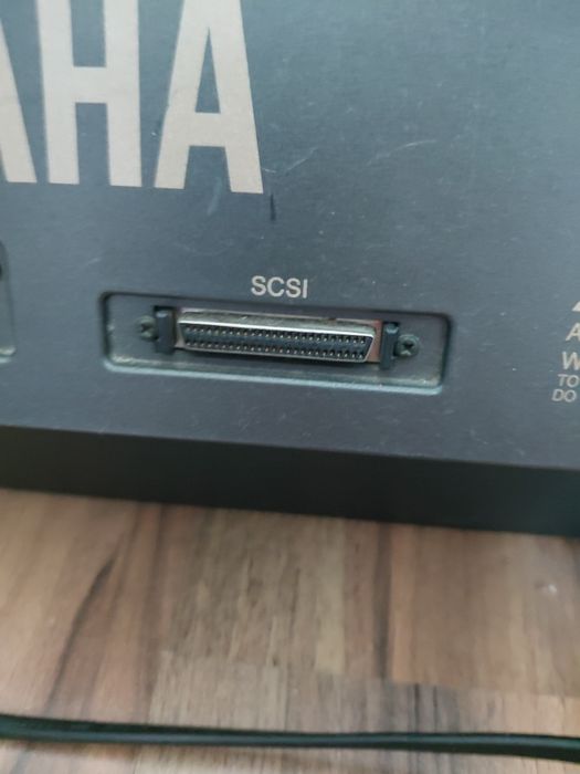 Yamaha psr 9000.