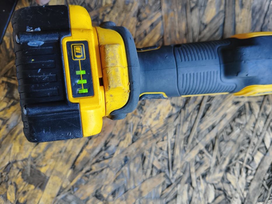 Szlifierka DeWalt dcg 405p1