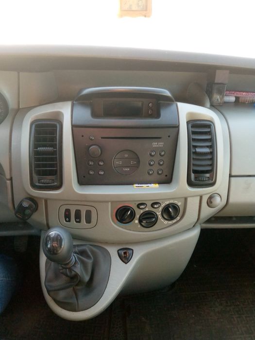 Opel Vivaro 1,9 кількість місць 9