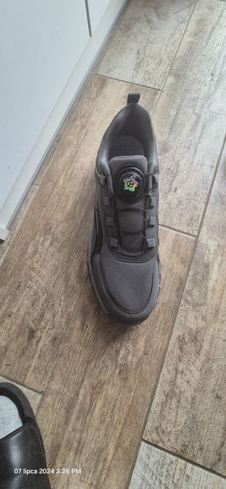 Sprzedam nowe buty 48