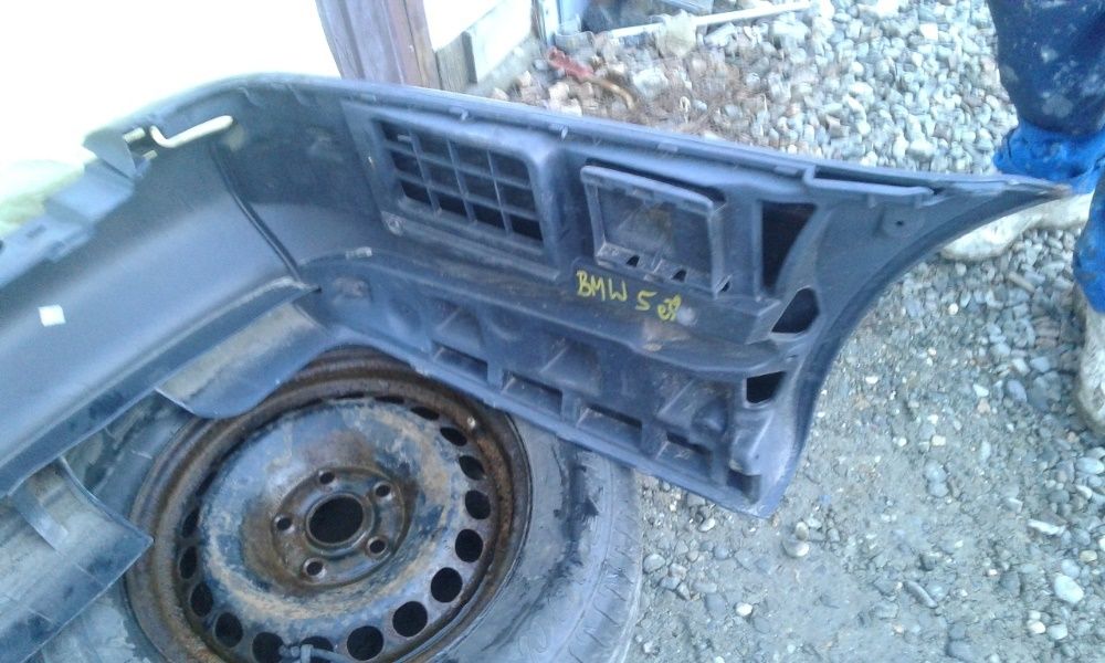 NOWY Zderzak Tył Tylni Oryginał z Salonu BMW 5 e39 Kombi Touring PDC