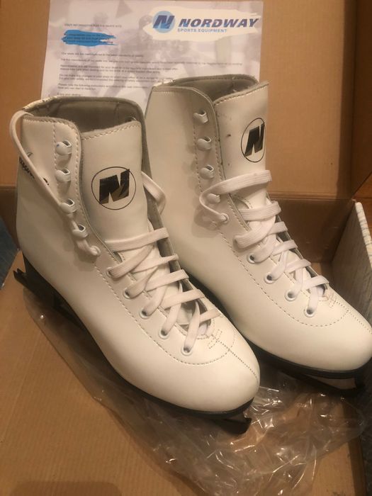 Жіночі фігурні ковзани