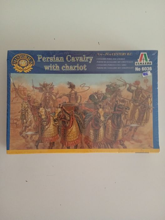 Kit Miniaturas Italeri 6036 - Cavallaria Persa  com carro de guerra (1:72) - Selado