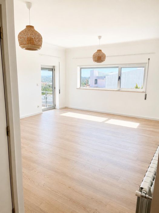 Apartamento T3 para Arrendamento no centro de Meirinhas