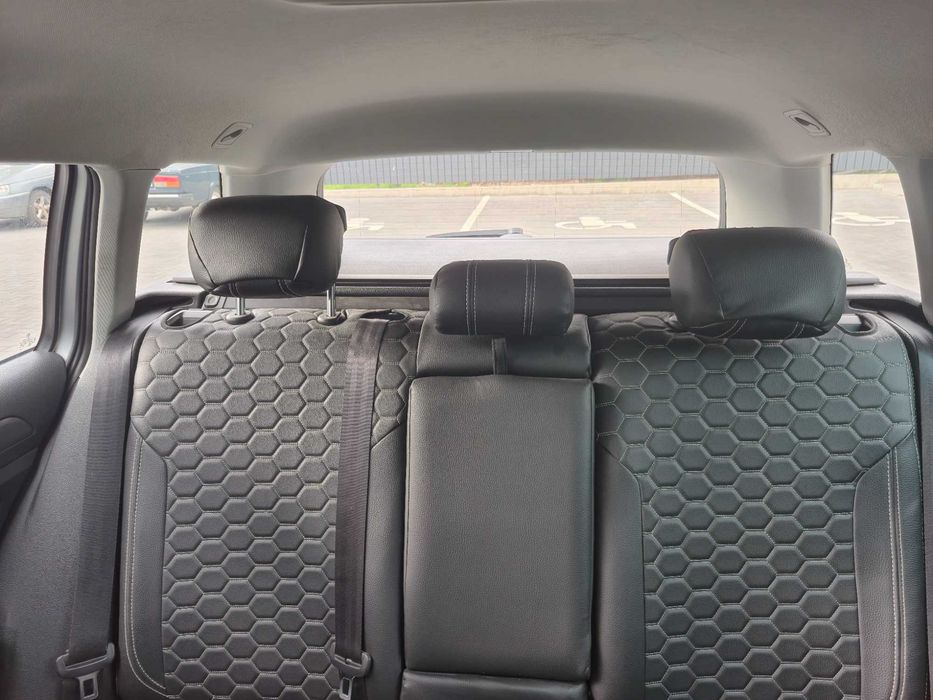 Автомобіль Volkswagen Golf