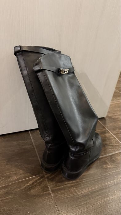 Чоботи r one shoes