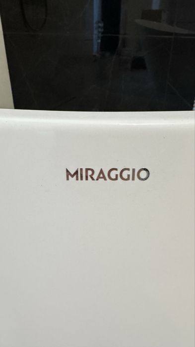 Вана  Miraggio лита зі штучного  каменю