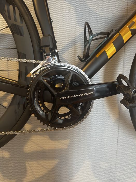 TREK Madone SL Gen8 com potenciometro M/L