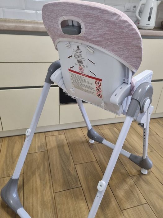 Стільчик для годування фірми Kikka в дуже гарному стані.