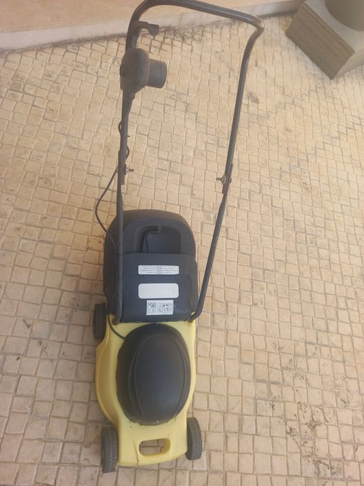 Máquina cortar relva