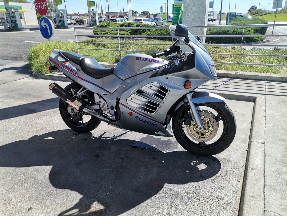 Mota Suzuki rf600r