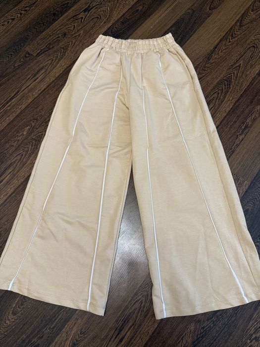 Штани на дівчинку