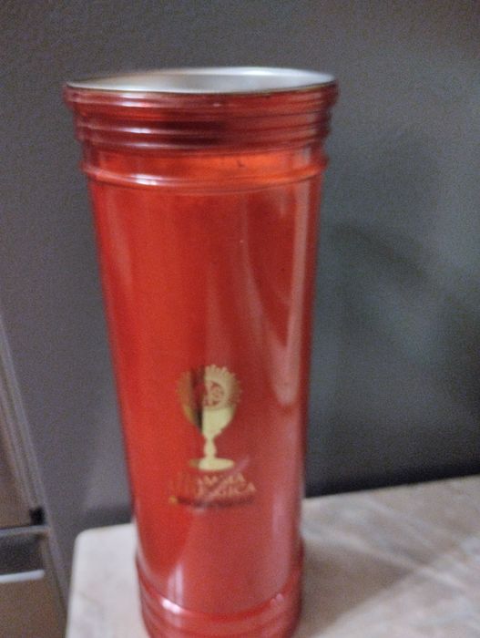 Великі свічки червоні