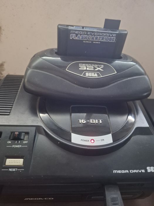 Krikzz Mega Everdrive V1
