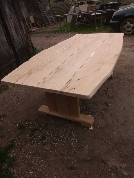 Stół drewniany solidny