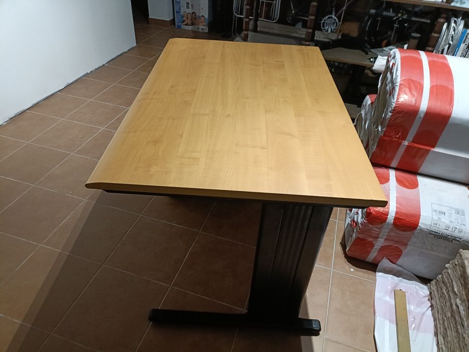 Secretaria de escritório com módulo de gavetas