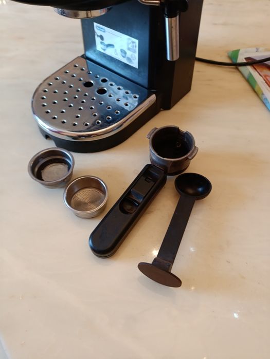 Кавоварка ріжкова delonghi