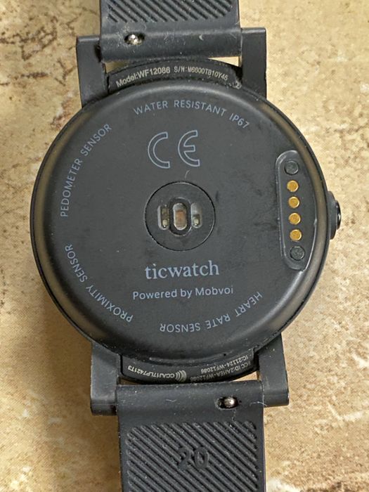 Умные часы Mobvoi Ticwatch E (WF12086)
