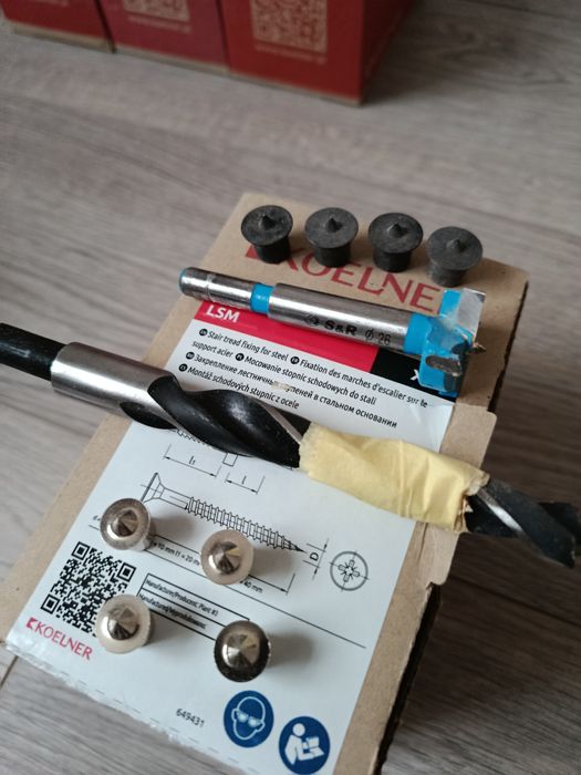 Продам дюбель для сходинок