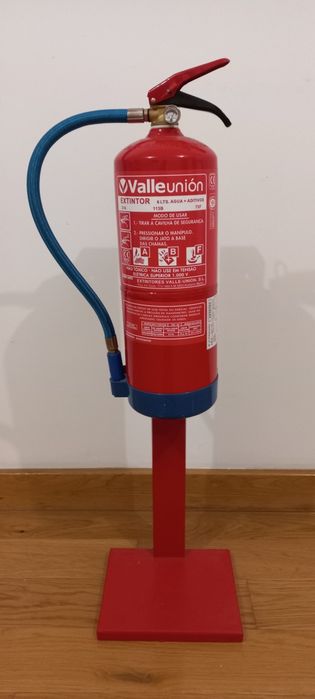 Extintor ABF + Apoio. Novo