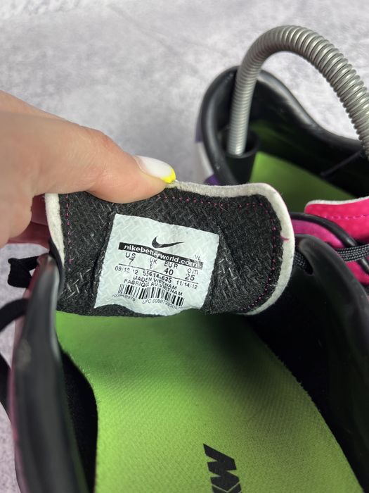 Футбольне взуття: футзалки, бутси Nike