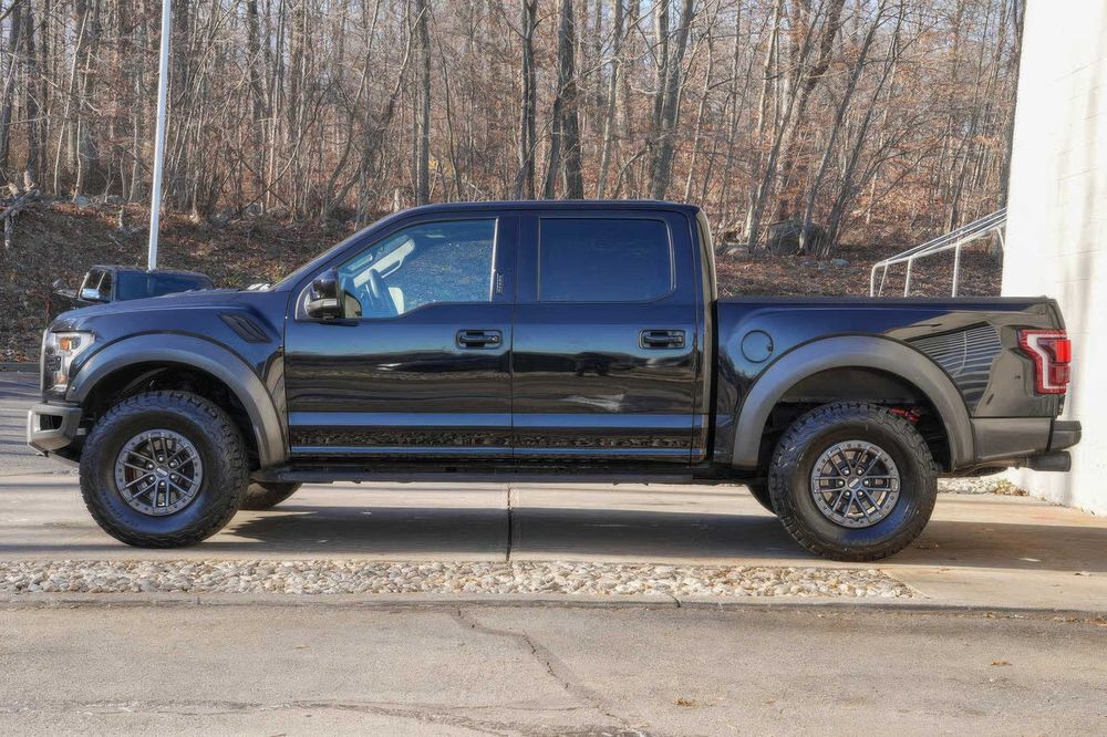 Ford F-150 Raptor      2017