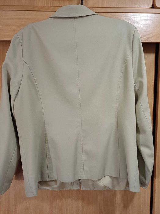 Женский жакет 50-52 р.