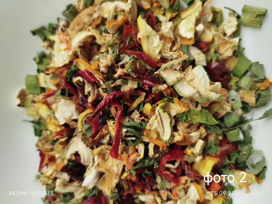 Приправа домашня з овочів та зелені