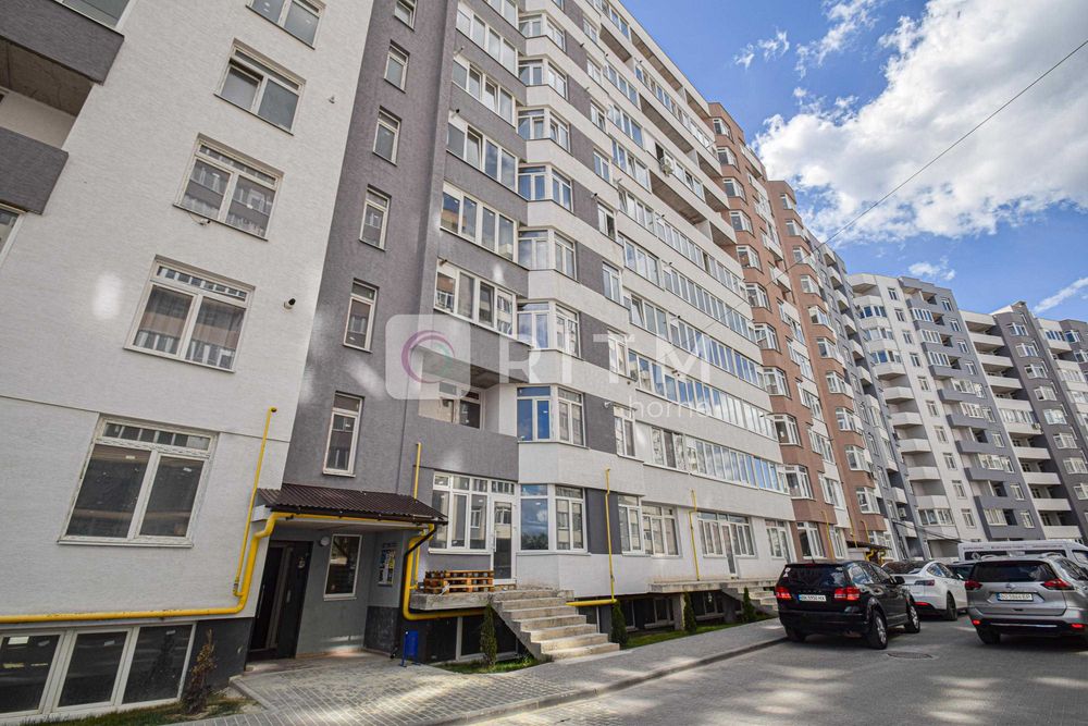 Продаж просторої 2-кімнатної квартири площею 81 м²