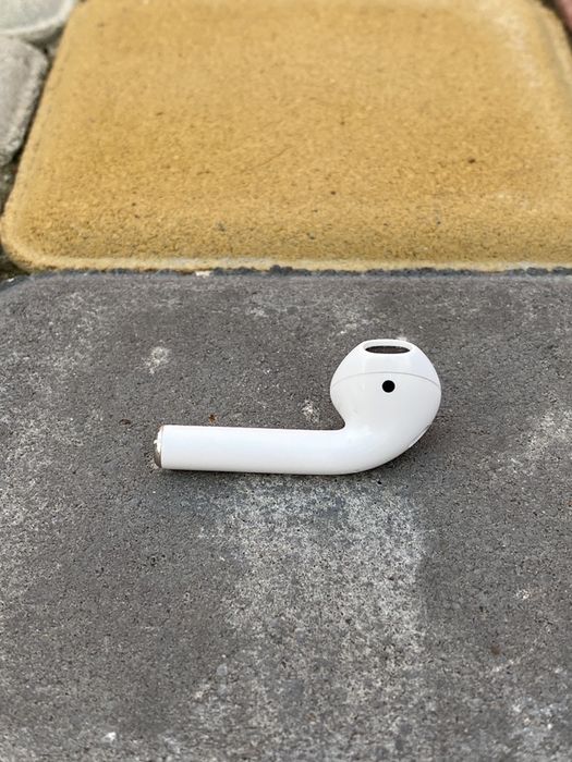 Airpods Раздельно Левый / Правый первое / второе поколение